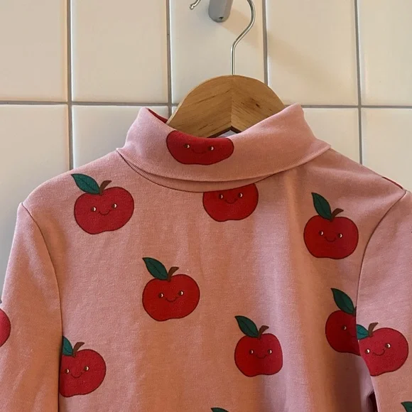 EUC Mini Boden Apple Print turtleneck, super cute size 7-8. - Picture 7 of 7